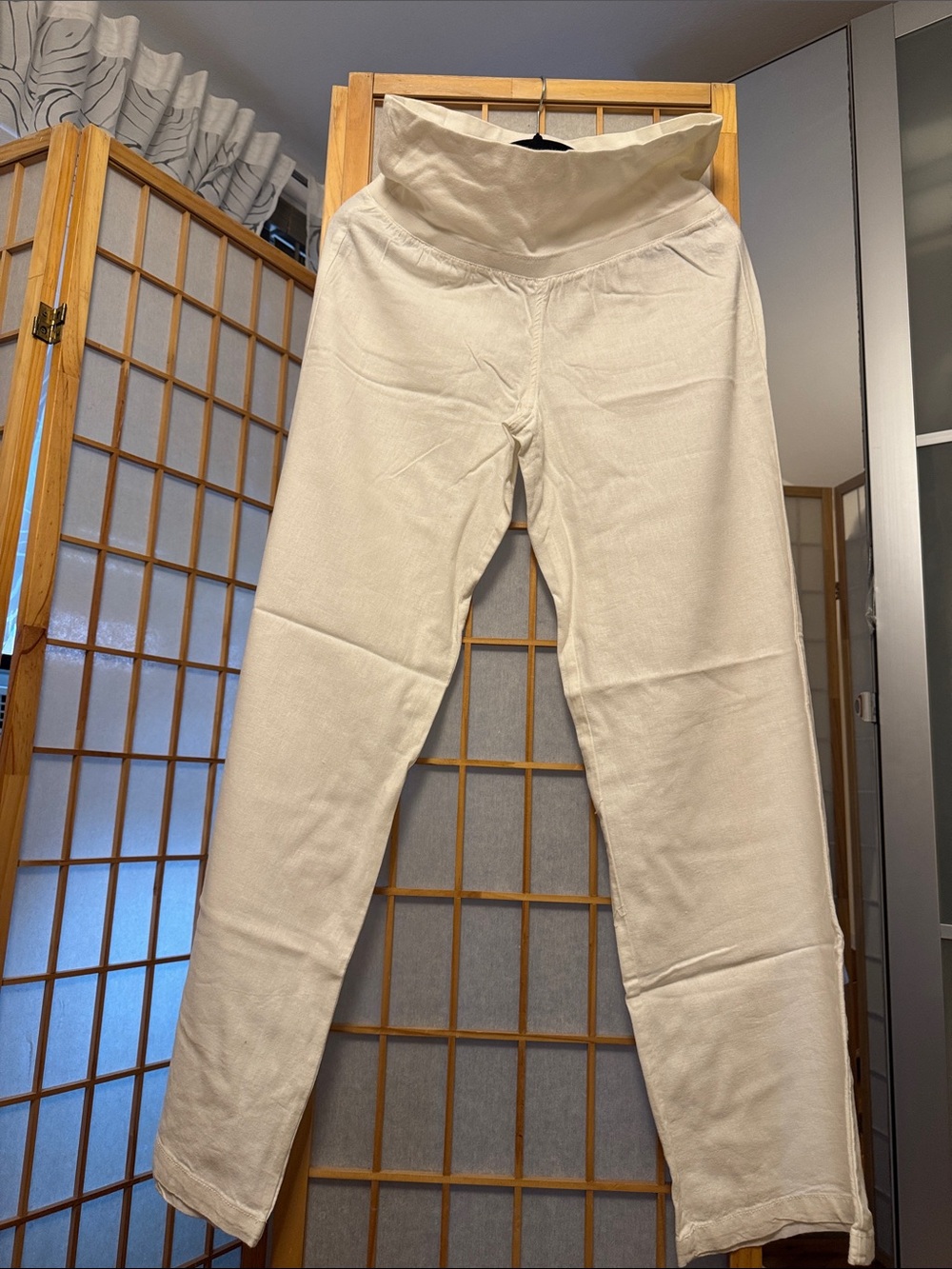 Old Navy Wide-Leg Maternity Overbump Pants in Cream